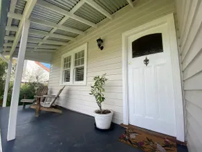 Spacious Victorian Miners Cottage - Image 3