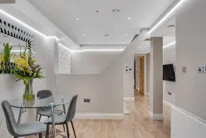 Modern Basement 1-Bedroom Apartment in Farringdon - Image 5