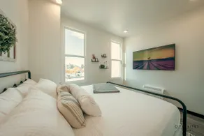 Sleeps 7 ~ Near Ice Rink ~ Netflix ~ Triple Bunk - Image 3