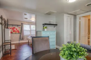 Cute guest house in beautiful Wythe! Great rates! - Image 4