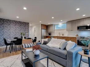Modern 2 Bedroom Home in Greenlake - Image 5