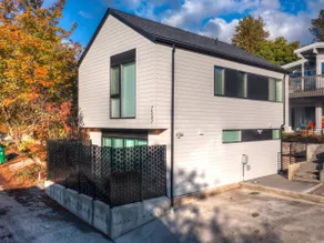 Modern 2 Bedroom Home in Greenlake - Image 3