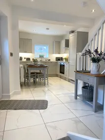 2 bed stylish cottage - 10 mins from Alton Towers - Image 2