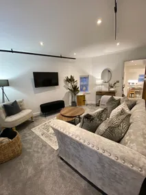 2 bed stylish cottage - 10 mins from Alton Towers - Image 5