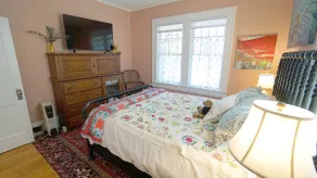 Boho-Chic Art Bungalow. Walk to Downtown, Cafes - Image 5