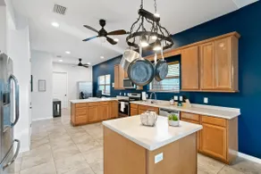 Spacious 5 Bd/3 Bath home/Swim Spa/ near Beaches - Image 4