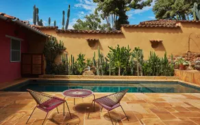 Spacious house with pool - Image 4