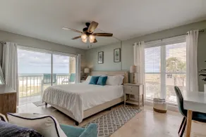 #1-SALE! 2 bedroom condo- Directly on the sand! KING bed! - Image 2