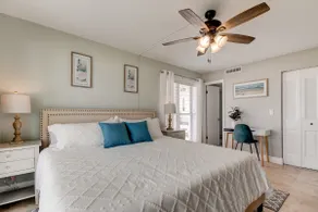 #1-SALE! 2 bedroom condo- Directly on the sand! KING bed! - Image 4