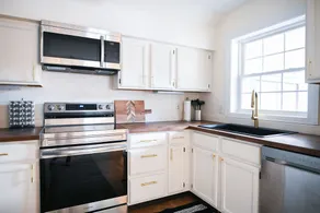 The Château -Luxe condo in heart of downtown Stowe - Image 4