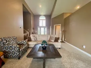 Spacious modern, cozy now offering 5 bedroom home. - Image 3