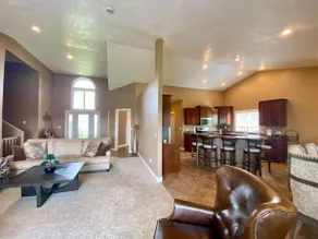 Spacious modern, cozy now offering 5 bedroom home. - Image 5