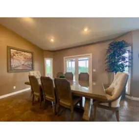 Spacious modern, cozy now offering 5 bedroom home. - Image 2
