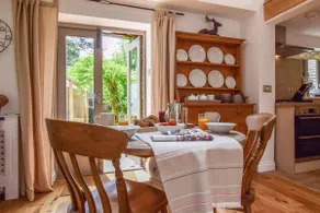 The Hayloft at Walnut Farm, Kingscote, Cotswolds - Image 4