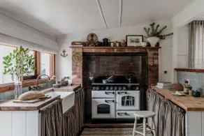 Charming Cottage | Cosy Fireplace, Port Campbell - Image 2