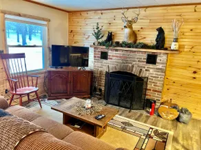 Cabin 3: Quiet, end of the road getaway. - Image 2