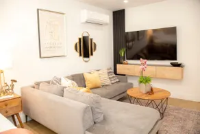 Modern & Cozy 2 BEDS Luxury Home. Near LA/Disney - Image 2