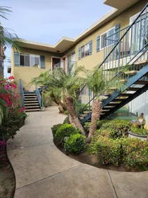Charming 1 bed condo w/ fireplace and balcony! - Image 3