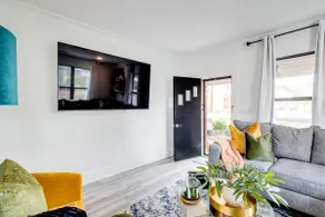 😍Spacious modern 2bedroom home w/ free parking- Located in the medical district! - Image 5