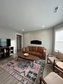 Bright & Airy 2 Bedroom Apartment in Buffalo, NY - Image 2
