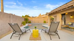 Glorious Glendale, Heated Pool, Pool Table, BBQ! - Image 3