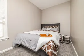 Light and bright 3BD duplex in Avondale, Chicago - Image 4