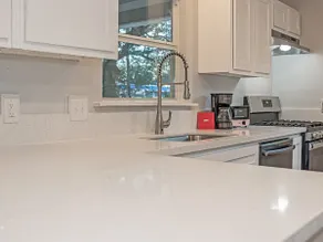 TheTexas Porch House - Image 3