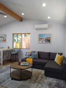 Ocean Blue Vista One-Bedroom Private Guest House - Image 4