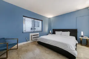 At Mine | Sandy Beachfront suite on Ocean Drive - Image 5