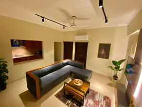 305 woody themed minimalist 1BHK Netflix-heated - Image 5