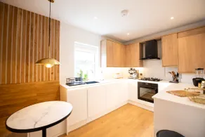 Stunning Apartment in the Centre of East Grinstead - Image 3