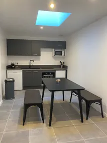 City center apartment near squares - Image 3