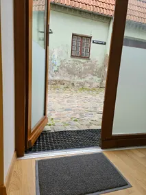 Blacksmith Residence Studio Apartment - Image 4