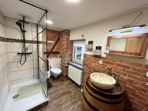Dunja forest vacation home with hot tub, sauna and garden - Image 4