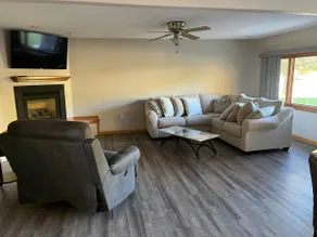 Spacious 3 bedroom plus office! - Image 3