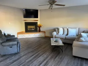 Spacious 3 bedroom plus office! - Image 2