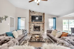 Prime Location: Cozy Fire Pit & Outdoor Seating - Image 2