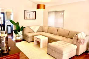 Serene 3bd House with Private Backyard Oasis - Image 2