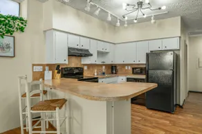 Circle Overlook-Downtown Apartment Stay - Image 2