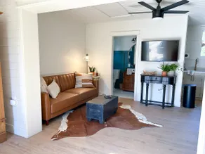 McClellan Cottage - centrally located studio - Image 3