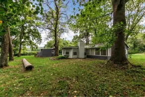Branson, MO. Charming Lakefront Cottage Getaway. - Image 4