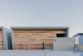 Large group BBQ with an ocean view - Image 2