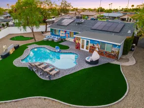 Free Heated Pool, Game Room, Mini-Golf, BBQ, Lux Home - Image 5