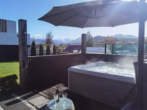 5-Star Boutique Retreat - Image 5