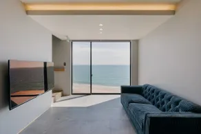 A villa located in Seaside - Image 3