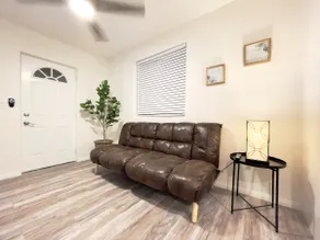 Brand New 1 BR Guest House, Laundry, Gated Parking - Image 5
