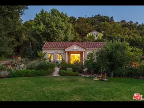 Adorable 2 bedroom guesthouse-Italian villa style - Image 2