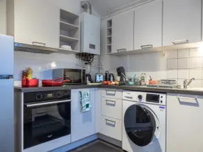 Cozy Comfy 3 Beds 70 m² Central WiFi + Netflix Prime Video - Image 3