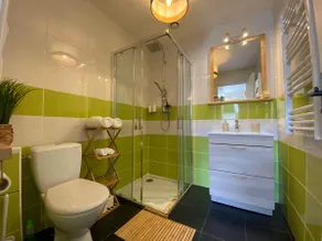 Ground floor apartment with private parking - Image 5