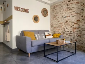 Ground floor apartment with private parking - Image 2